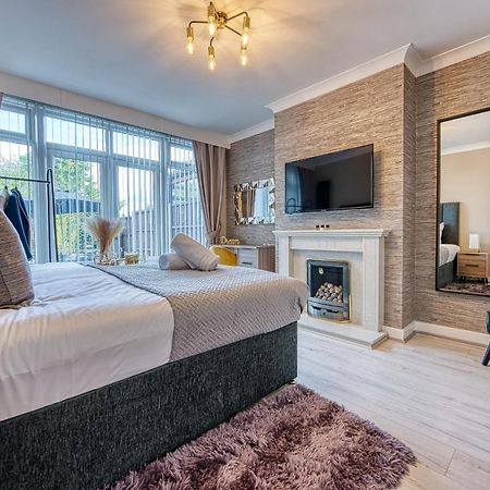 Elegant 5 Bed House - Sleeps 9, Central Solihull, Nec, Jlr, Hs2, Resorts World, Airport Business And Leisure Stays, Exteriör bild