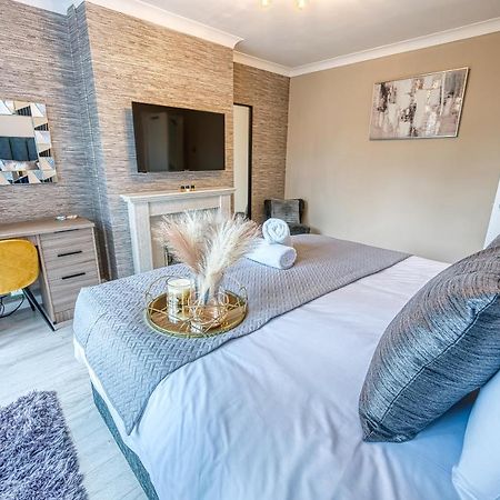 Elegant 5 Bed House - Sleeps 9, Central Solihull, Nec, Jlr, Hs2, Resorts World, Airport Business And Leisure Stays, Exteriör bild