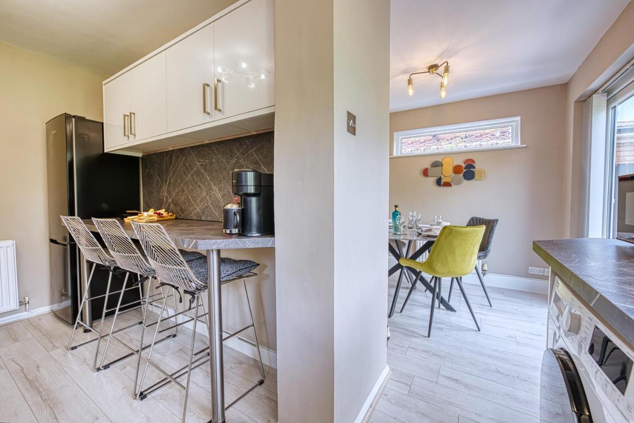 Elegant 5 Bed House - Sleeps 9, Central Solihull, Nec, Jlr, Hs2, Resorts World, Airport Business And Leisure Stays, Exteriör bild