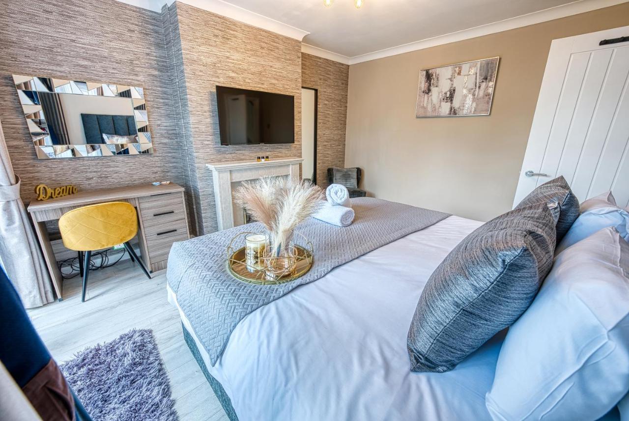 Elegant 5 Bed House - Sleeps 9, Central Solihull, Nec, Jlr, Hs2, Resorts World, Airport Business And Leisure Stays, Exteriör bild