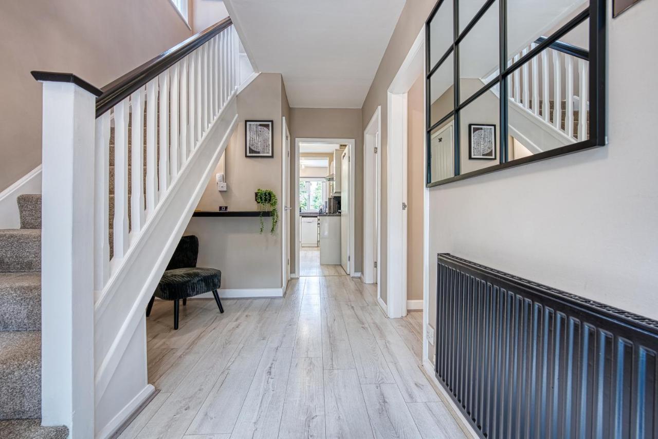 Elegant 5 Bed House - Sleeps 9, Central Solihull, Nec, Jlr, Hs2, Resorts World, Airport Business And Leisure Stays, Exteriör bild