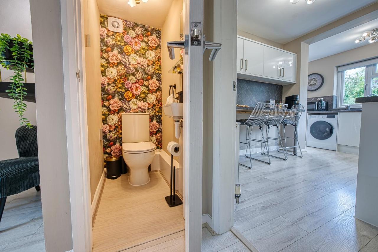 Elegant 5 Bed House - Sleeps 9, Central Solihull, Nec, Jlr, Hs2, Resorts World, Airport Business And Leisure Stays, Exteriör bild